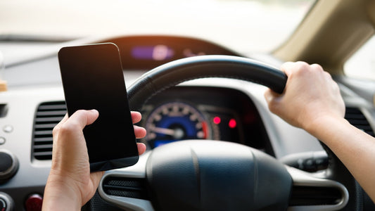 Driving in Australia? How To Use Your Phone Legally