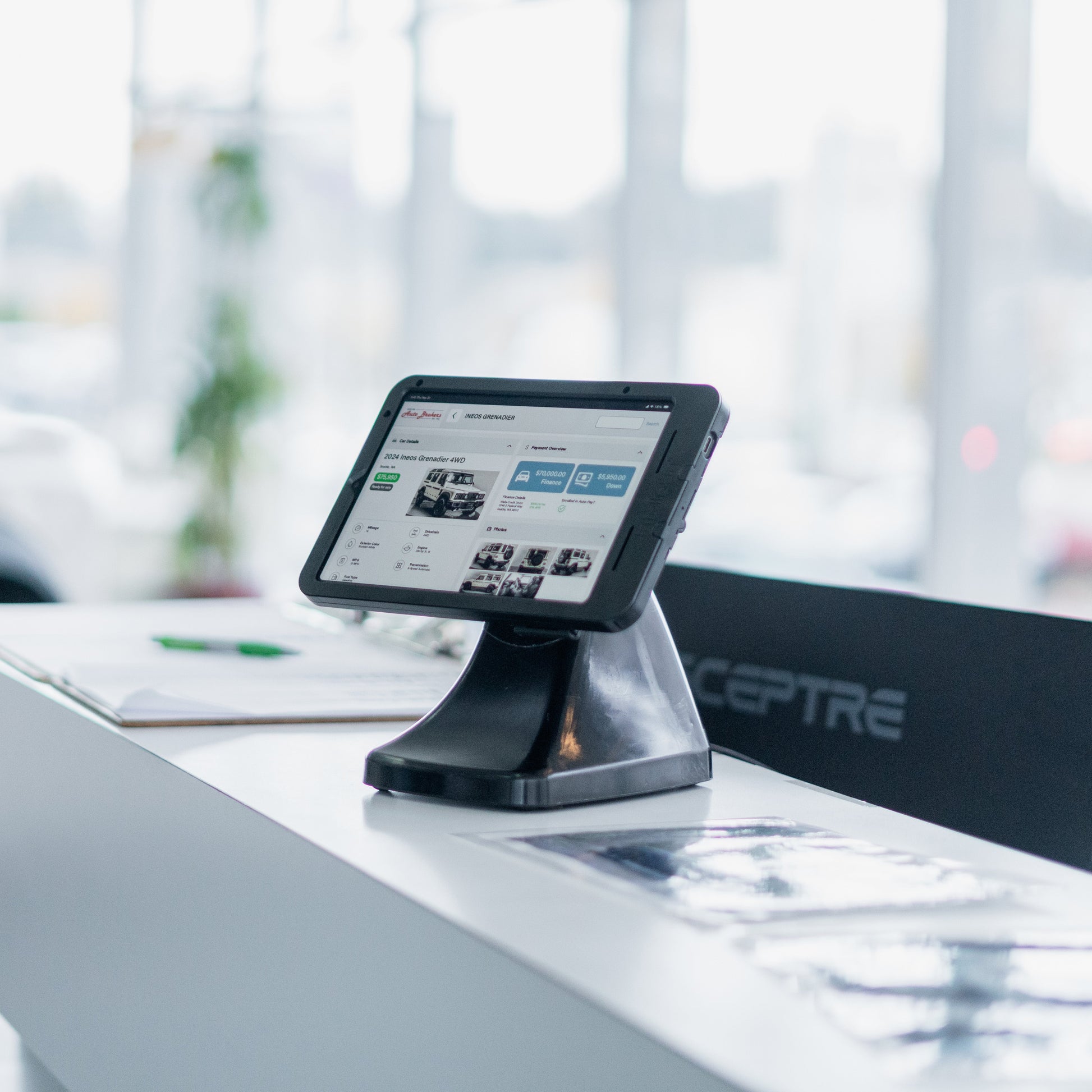 GDS® Uni-Conn™ Powered Kiosk Dock with Release Button & USB-C (RAM-GDS-DOCK-D10K-U5-C)