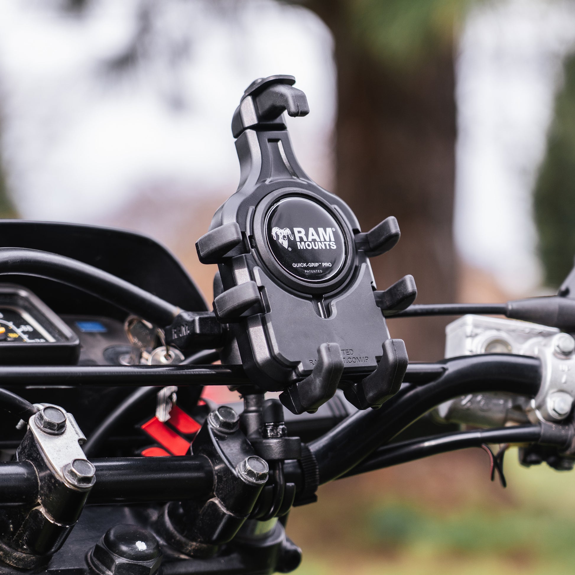 RAM® Quick-Grip™ Pro Phone Holder with Ball & Vibration Damper (RAM-HOL-PD5BVU)