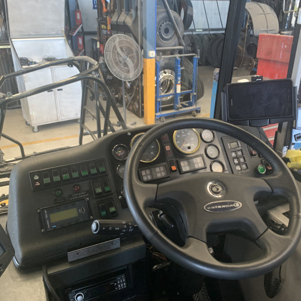 bus-tablet-holder-by-strike-image-2