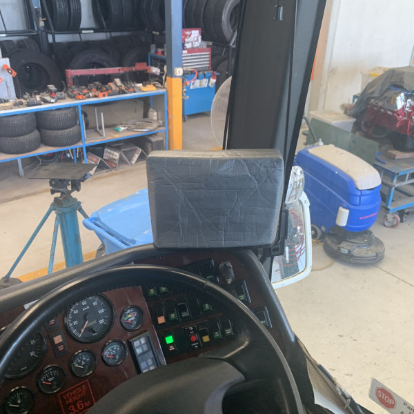 bus-tablet-holder-by-strike-image-3