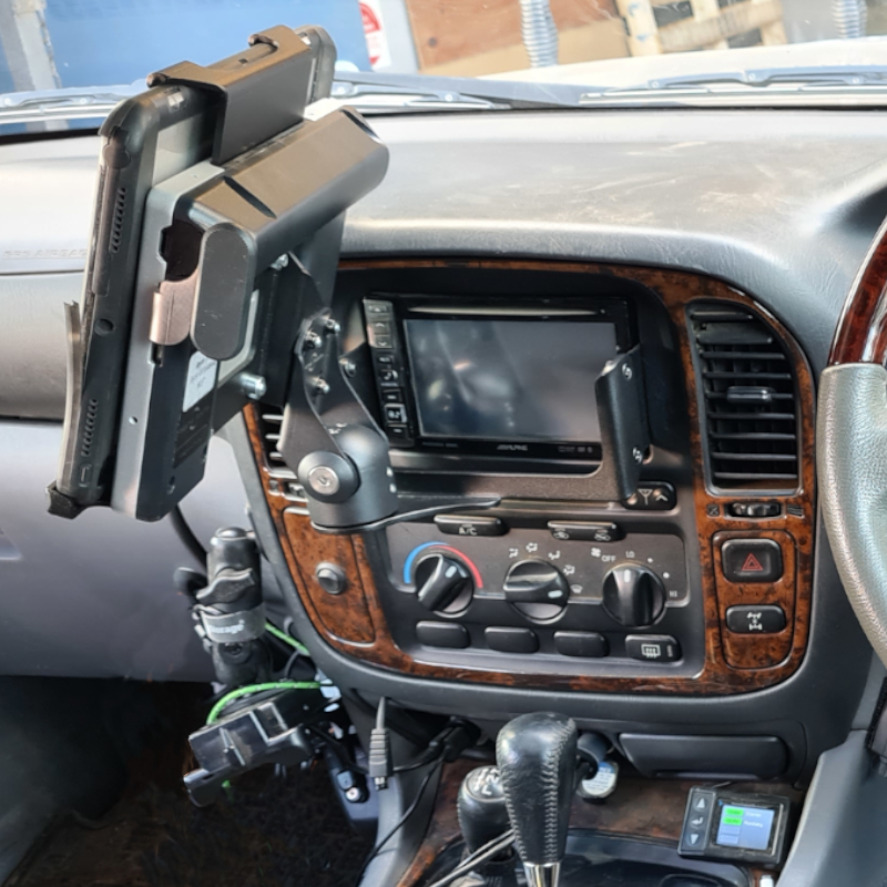 Industrial Evolution InDash Mount for Toyota LandCruiser 100/105 (1998-03)