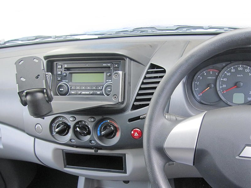 InDash Mount for Mitsubishi Triton (2005-12)