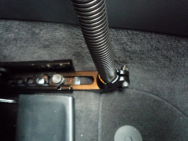 RAM POD No-Drill™ Vehicle Mount w/ 18" Aluminum Rod & Socket Arm (RAM-B-316-1U)